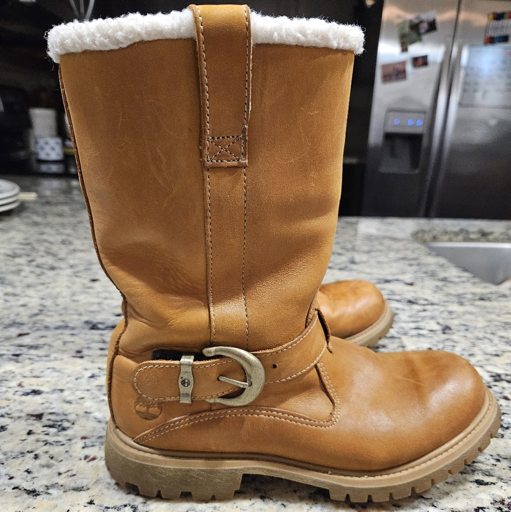 Timberland 23973 Women's 7 M Wheat Leather Sherpa Fleece Lined Pull On Buckle